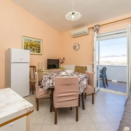 Apartment Gorgeous In Pag With House Sea View Pag Town