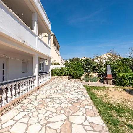 Apartment Gorgeous In Pag With House Sea View Pag Town